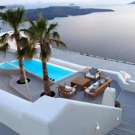 Santorini Luxury Estate At Caldera Fira (Santorini)